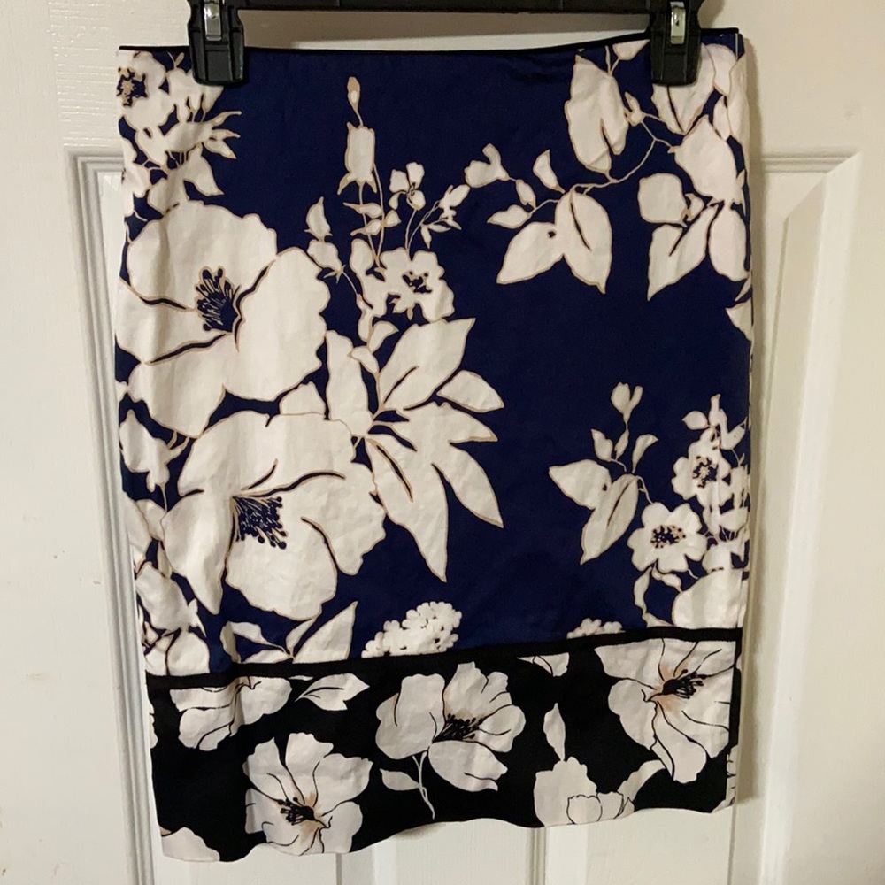 White House Black Market skirt size 2